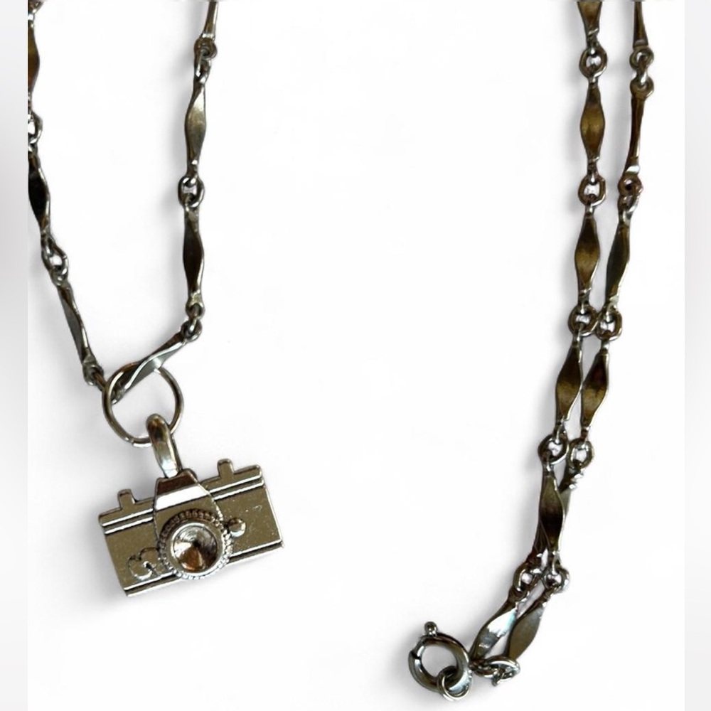 Silver Camera Pendant Necklace